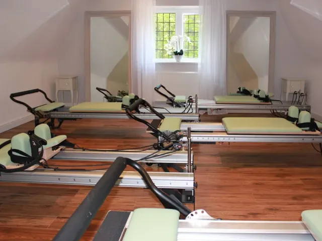 Luxe Pilates Woking posture pilates studio in Guildford City Centre