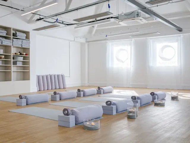 VAYU Yoga, Pilates, Reformer Studio posture pilates studio in Guildford City Centre