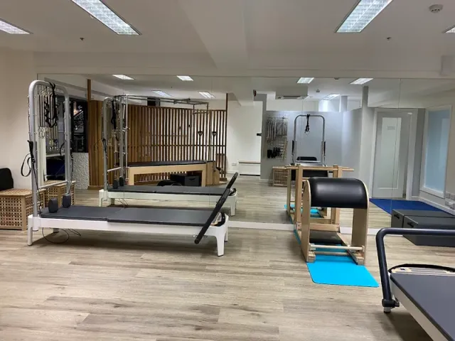 Complete Pilates posture pilates studio in Elephant and Castle